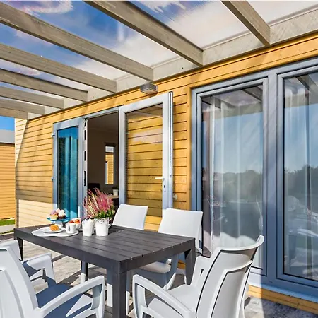 Cozy In With Jacuzzi Holiday home